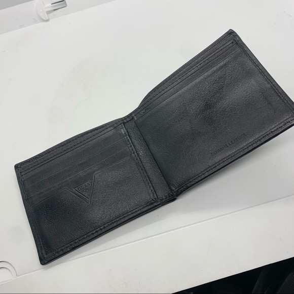 Men’s Leather Guess wallet - Picture 2 of 6